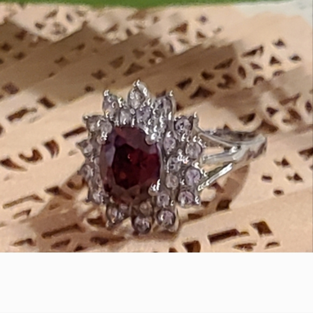 Elegant Silver and Red Gemstone Ring Size 10 - Picture 5 of 15
